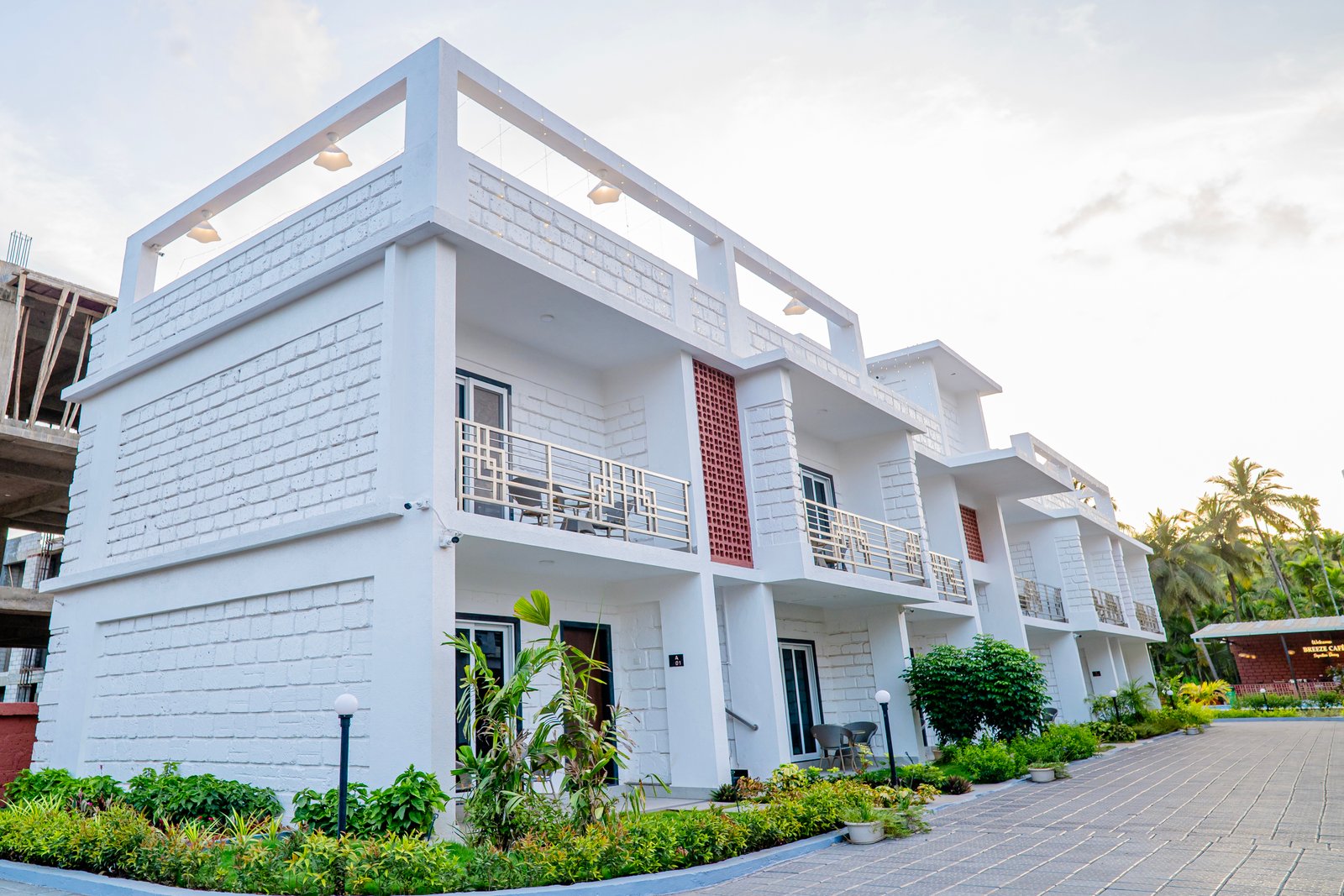 Breeze-Inn Beach Resort — Green Grove