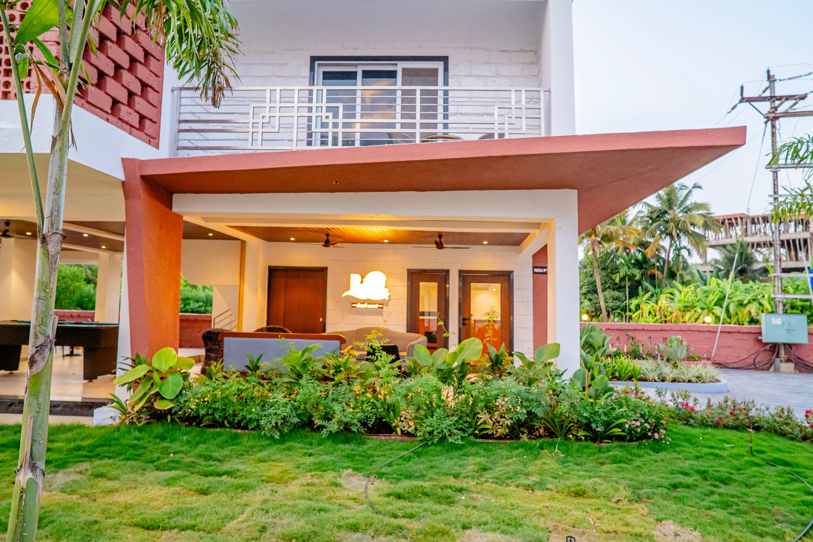 Breeze-Inn Beach Resort — Green Grove